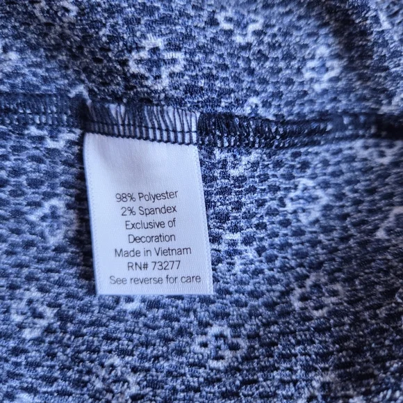 NWT WOMENS CROFT & BARROW NAVY BLUE WITH WHITE PRINT PULLOVER BLOUSE SMALL - Picture 5 of 5